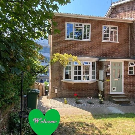 شقة Redhill Town Centre 3 Bed House Near Gatwick Airport, Easy Commute To London المظهر الخارجي الصورة