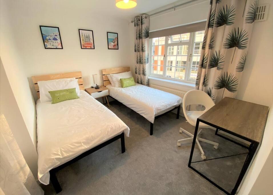 شقة Redhill Town Centre 3 Bed House Near Gatwick Airport, Easy Commute To London المظهر الخارجي الصورة