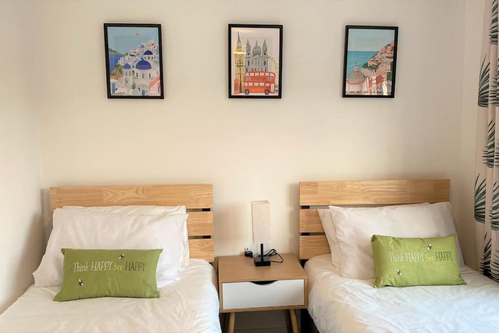 شقة Redhill Town Centre 3 Bed House Near Gatwick Airport, Easy Commute To London المظهر الخارجي الصورة