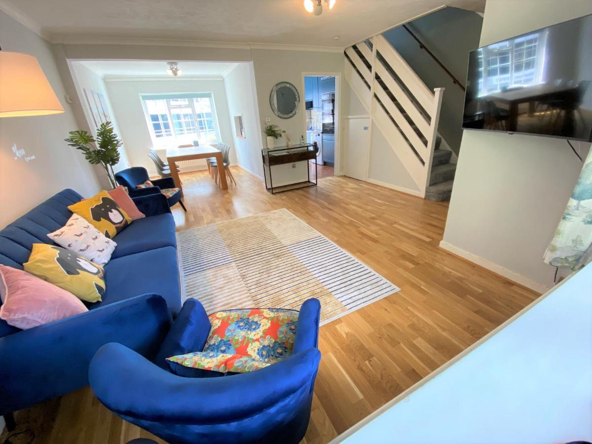 شقة Redhill Town Centre 3 Bed House Near Gatwick Airport, Easy Commute To London المظهر الخارجي الصورة